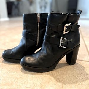 Michael Kors Jet Set Women's
Black Leather Ankle Bootie Sz 10